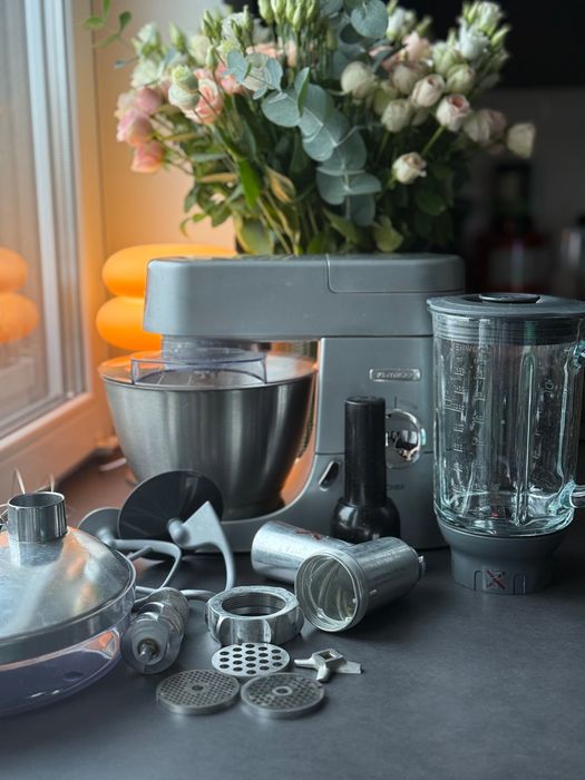 Rezerwacja/ Mikser stojący / robot planetarny Kenwood plus gadżety