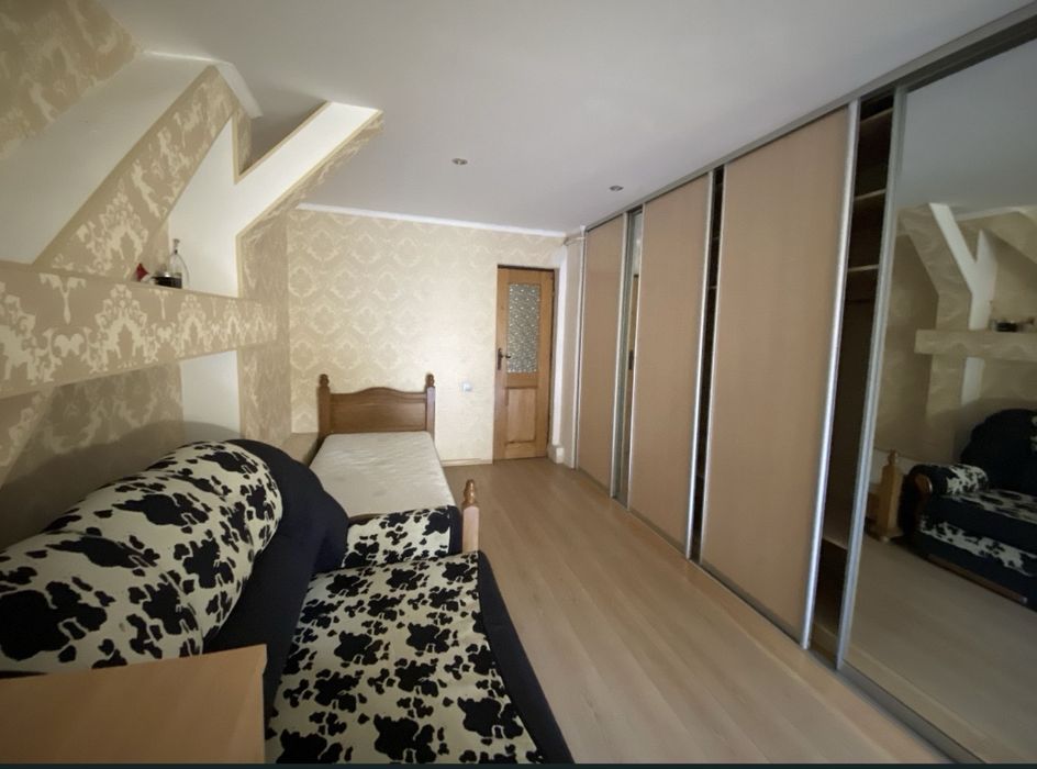 Оренда 3-кім квартири особнякового типу в центрі м.Стрий