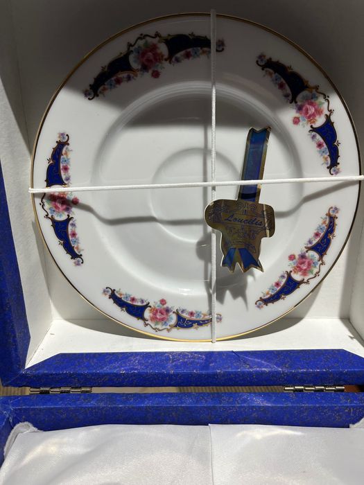 Caneca e prato Loucilis