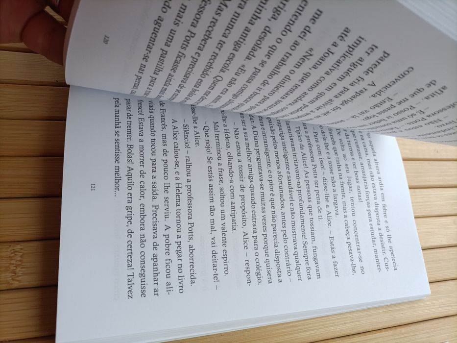 Lote 2 livros o colégio das 4 torres n 1 e 2