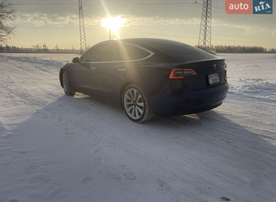 Tesla Model 3 2020 54 квт