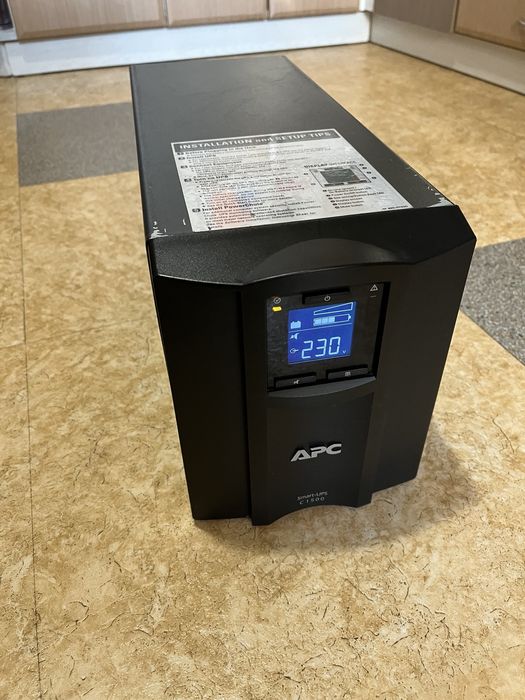 Джерело безперебійного живлення APC Smart-UPS C1500VA lcd