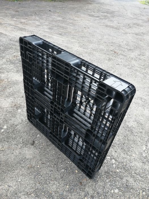 Palety plastikowe 110x110x14