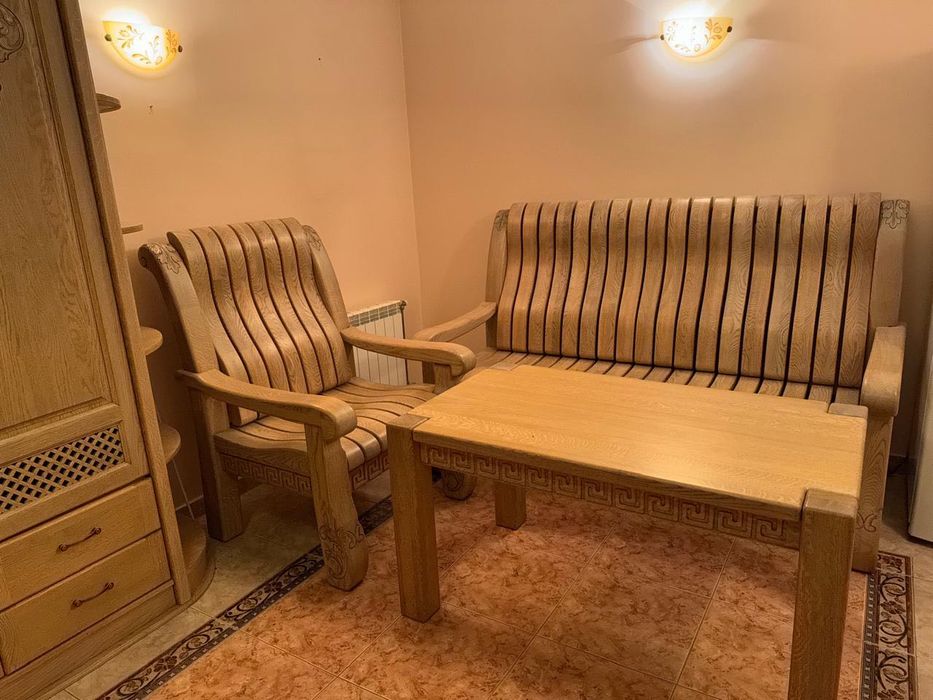 Комплект меблів, стіл,крісла,шафа