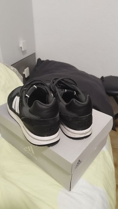 Tênis adidas 40,5
