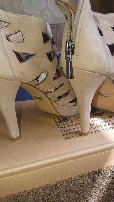 Босоножки кожаные на каблуках 36 размер