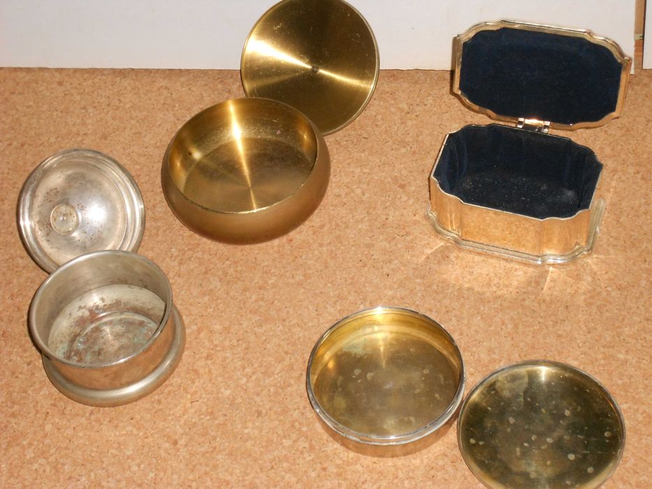 Caixas potes e outros antigos vintage latao estanho