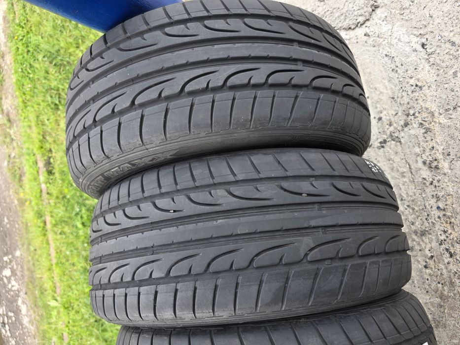 Літні шини Dunlop 215/45 R16