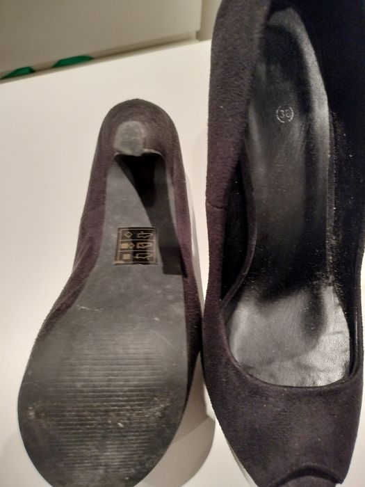 Sapatos altos  semi-novos