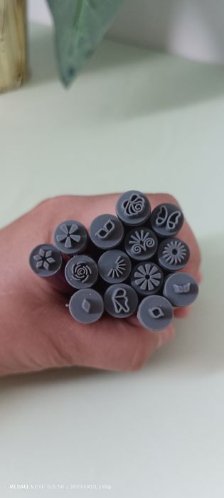 Carimbo e brocas de unhas