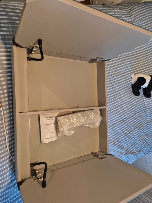 Armário de casa de banho com espelho e iluminação led e antiembaciamento, luz regulável,  tomada e USB - 80x70 cm