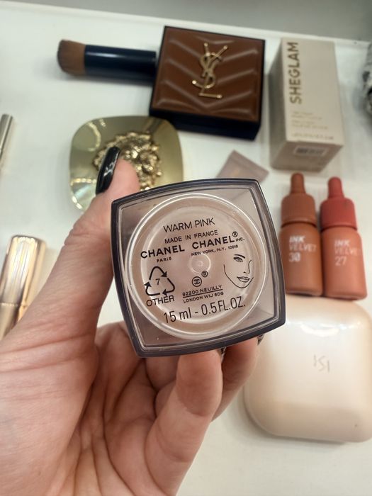 Декоративна косметика в ідеальному  стані