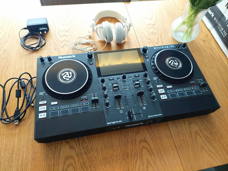 Numark Mixtream Pro konsola + Słuchawki + okablowanie