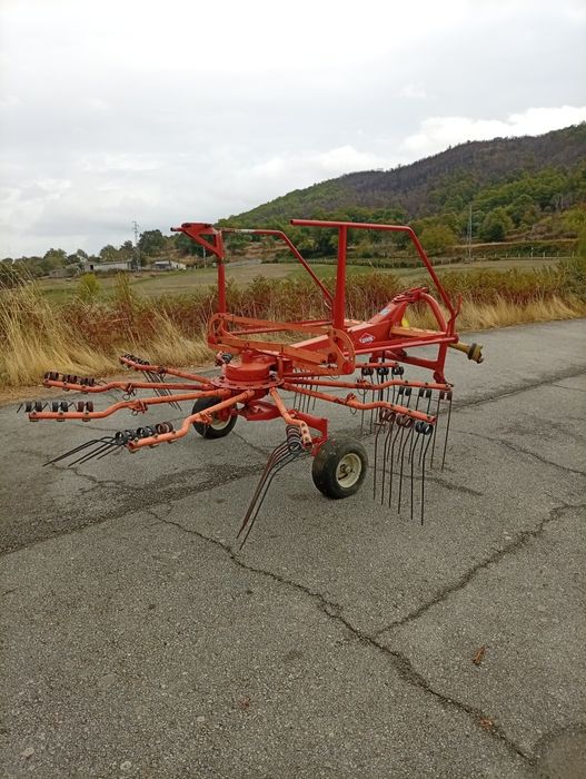 Juntador de feno Kuhn GA 3501 GM