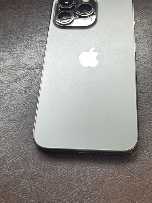 Iphone 13 pro w stanie fabrycznym
