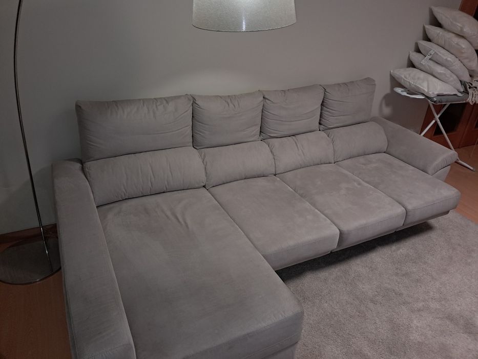 Sofá com chaise Longue
