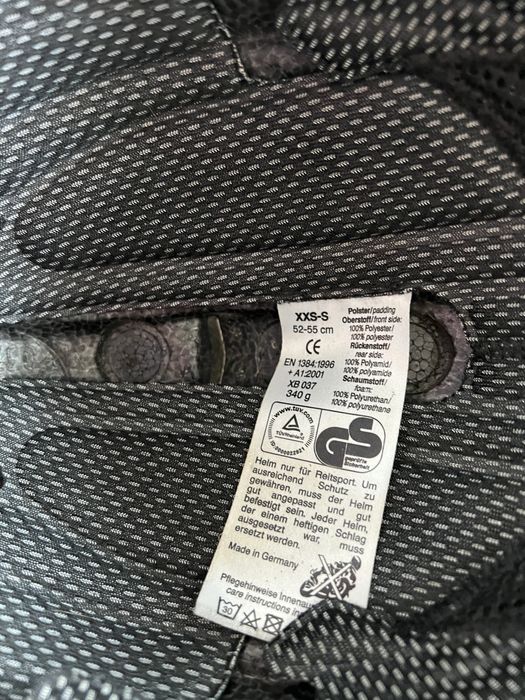 Kask jeździecki Uvex 52 skarpety jeździeckie Set