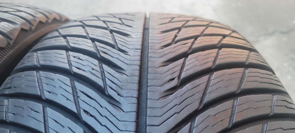 235 / 60 R  18   Michelin / Zima