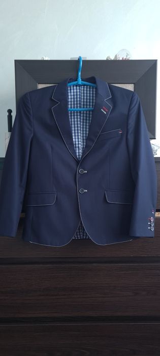 Granatowy garnitur chłopięcy