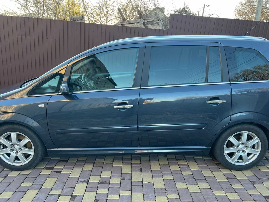 Продам OPEL ZAFIRA 1.9 150к.с 2008 рік