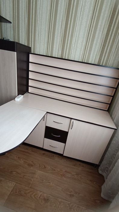 Стіл для манікюру