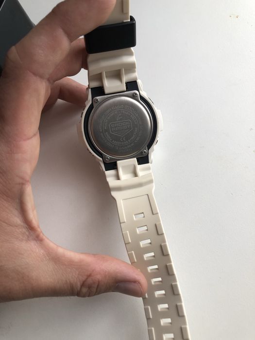 Zegarek Casio G-SHOCK biały