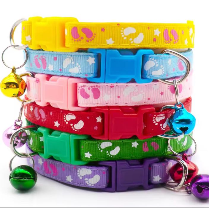 Ошейник для кошки или маленькой собаки с колокольчиком