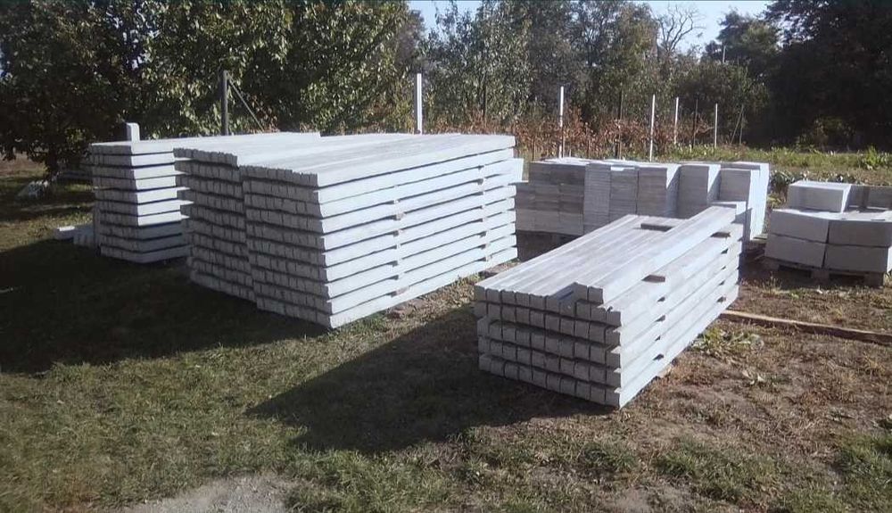 Стовп з/б.L=2,4м- 240грн.  Столешниця бетонна.