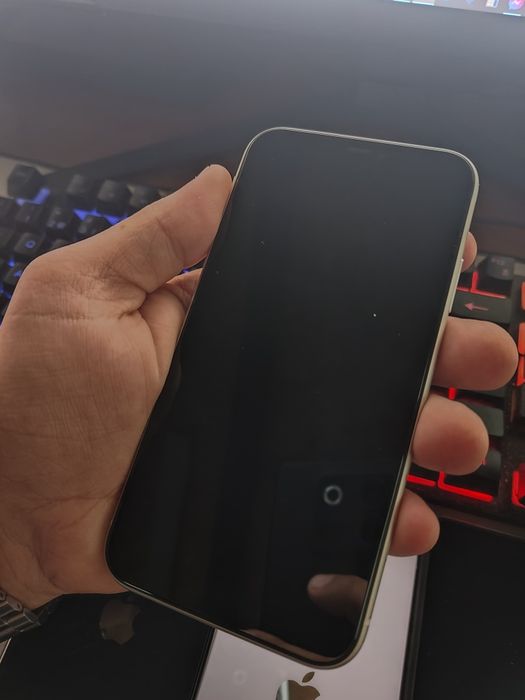 iPhone 11 - 128Gb - Bom estado