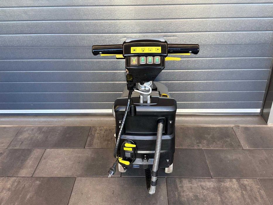 Szorowarka Karcher BD 40/12 C - nowe akumulatory i gumy ssawy!