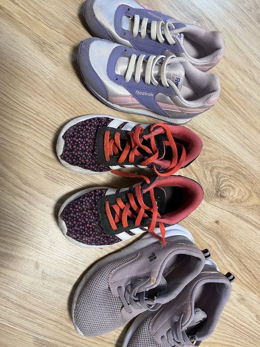 Лот кросівок для дівчинки