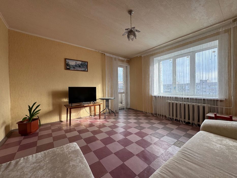 Снимите двухкомнатную квартиру на улице Василя Макухи, район Образцова