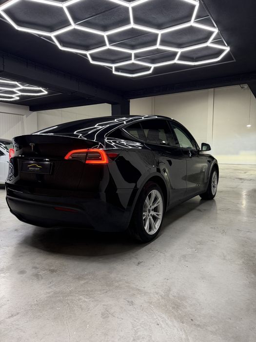 Tesla Model Y SR