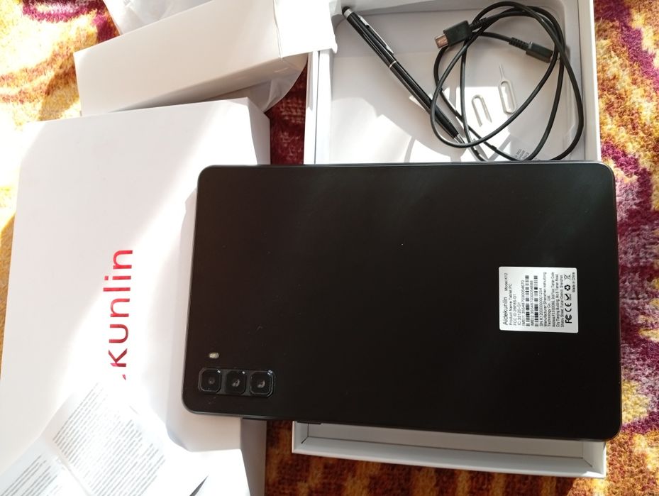 Продам планшет- нетбук.