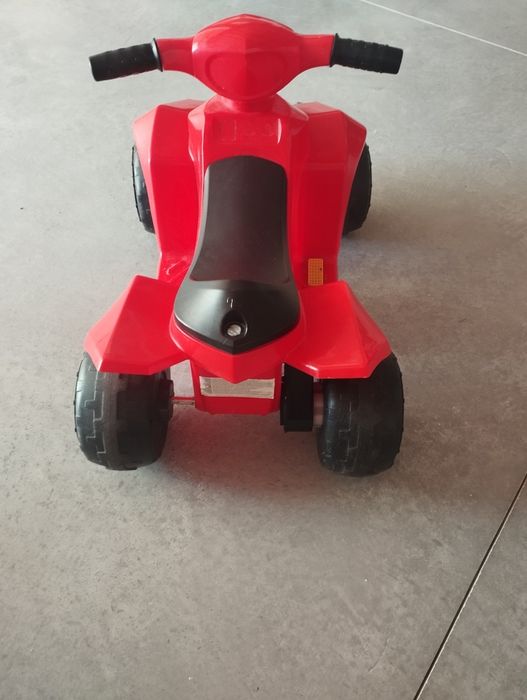 Moto 4 a bateria de criança