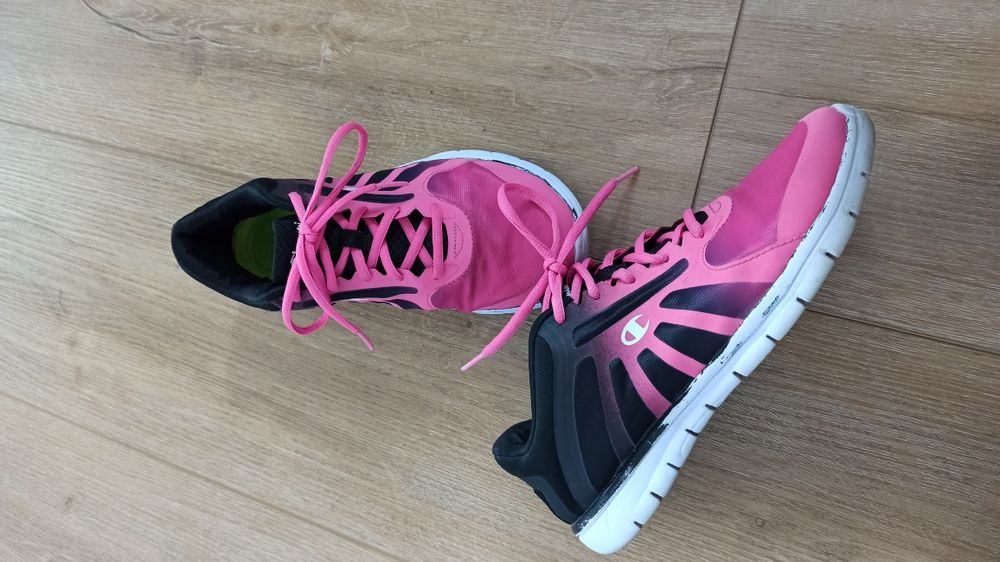 Damskie buty sportowe Champion 38