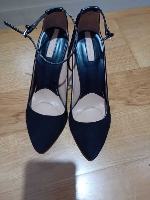 Sapatos Stradivarius salto alto