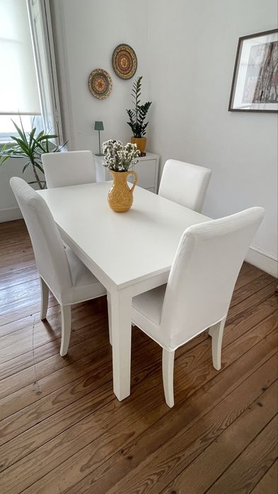 Mesa extensivel com 4 cadeiras do Ikea