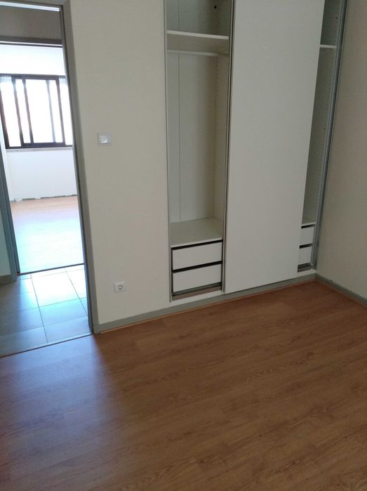 Apartamento de Rés de chão T2 para arrendamento 82mt área bruta renovado