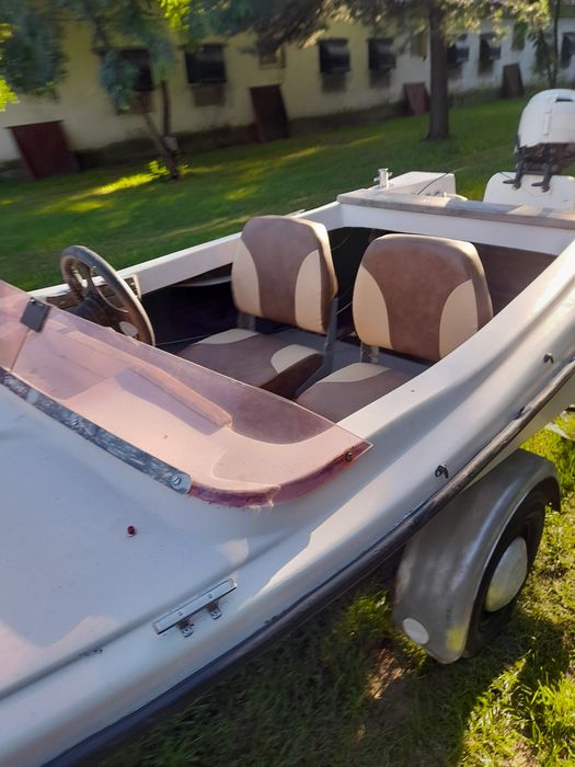 Motorówka plus przyczepa łódz nie ponton