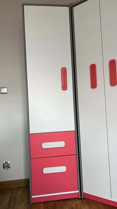 Dziewczęce meble młodzieżowe