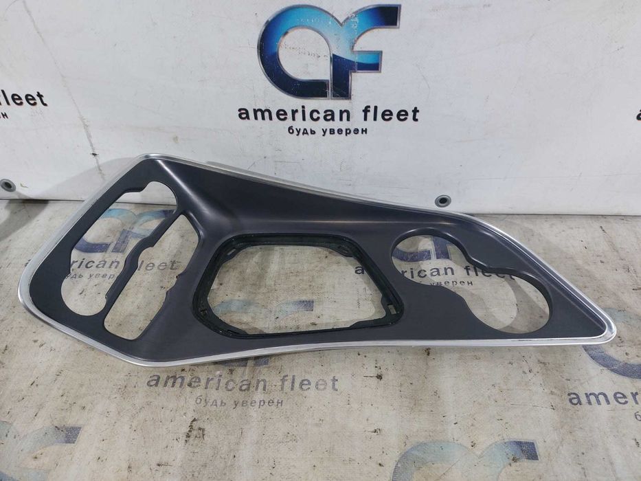 Dodge Challenger 15-19 Накладка центральной консоли / Додж Челленджер