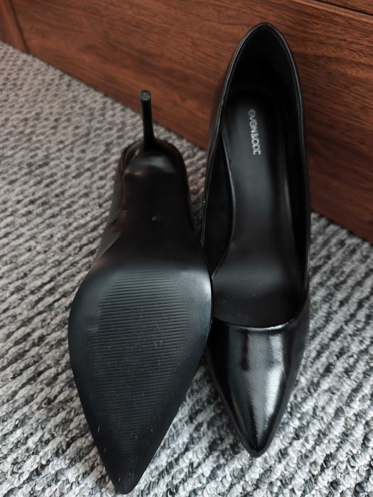 Czarne szpilki z ekoskóry Even&Odd 45