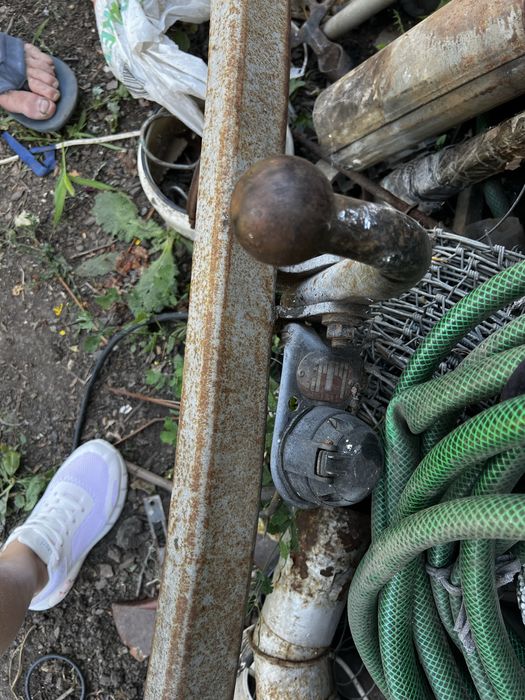 Фаркоп Toyota Avenis Verso