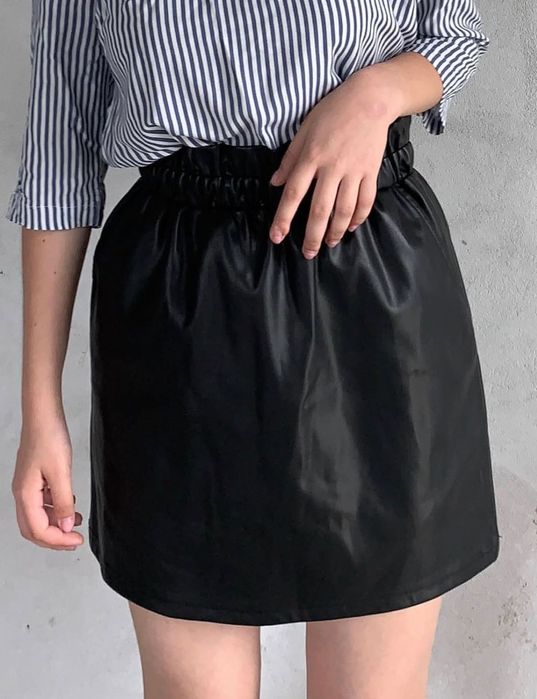 Спідниця коротка з екошкіри