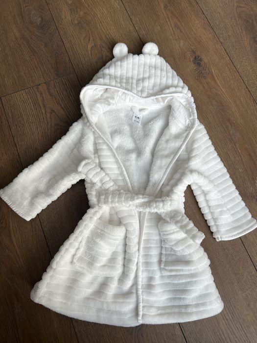 Дитячий халятик білого кольору