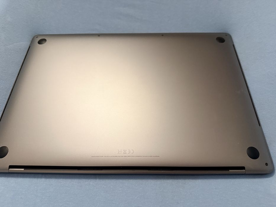 Macbook pro 15” 2018 i7 16Gb 256 R Pro 555x