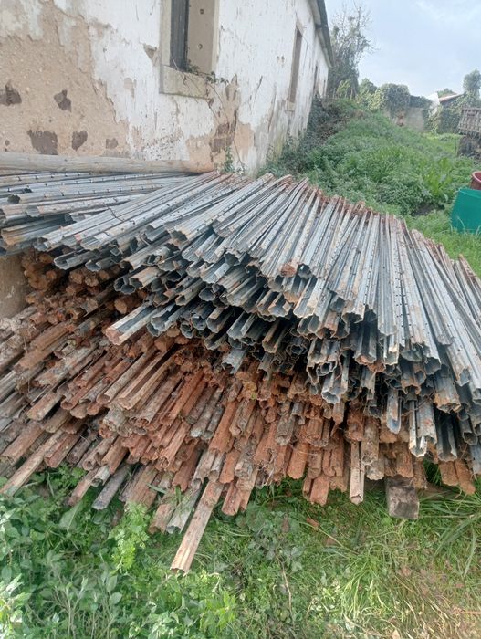 Postes metálicos para vinha e vedações usados  2,20mt -2,75 eur