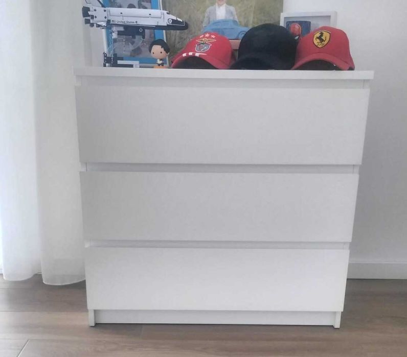 Mobilia de quarto (solteiro) Ikea, em ótimo estado!
