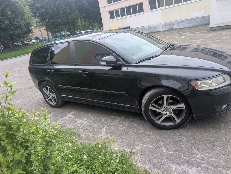 Volvo v 50 Вольво в50